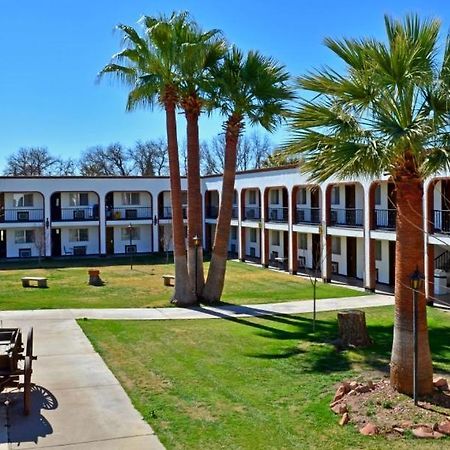 Hotel Hacienda Nuevo Casas Grandes ภายนอก รูปภาพ