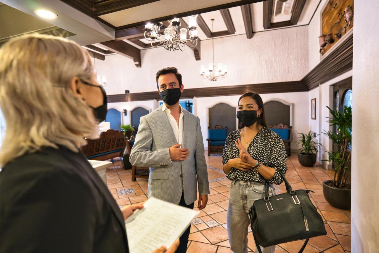 Hotel Hacienda Nuevo Casas Grandes ภายนอก รูปภาพ