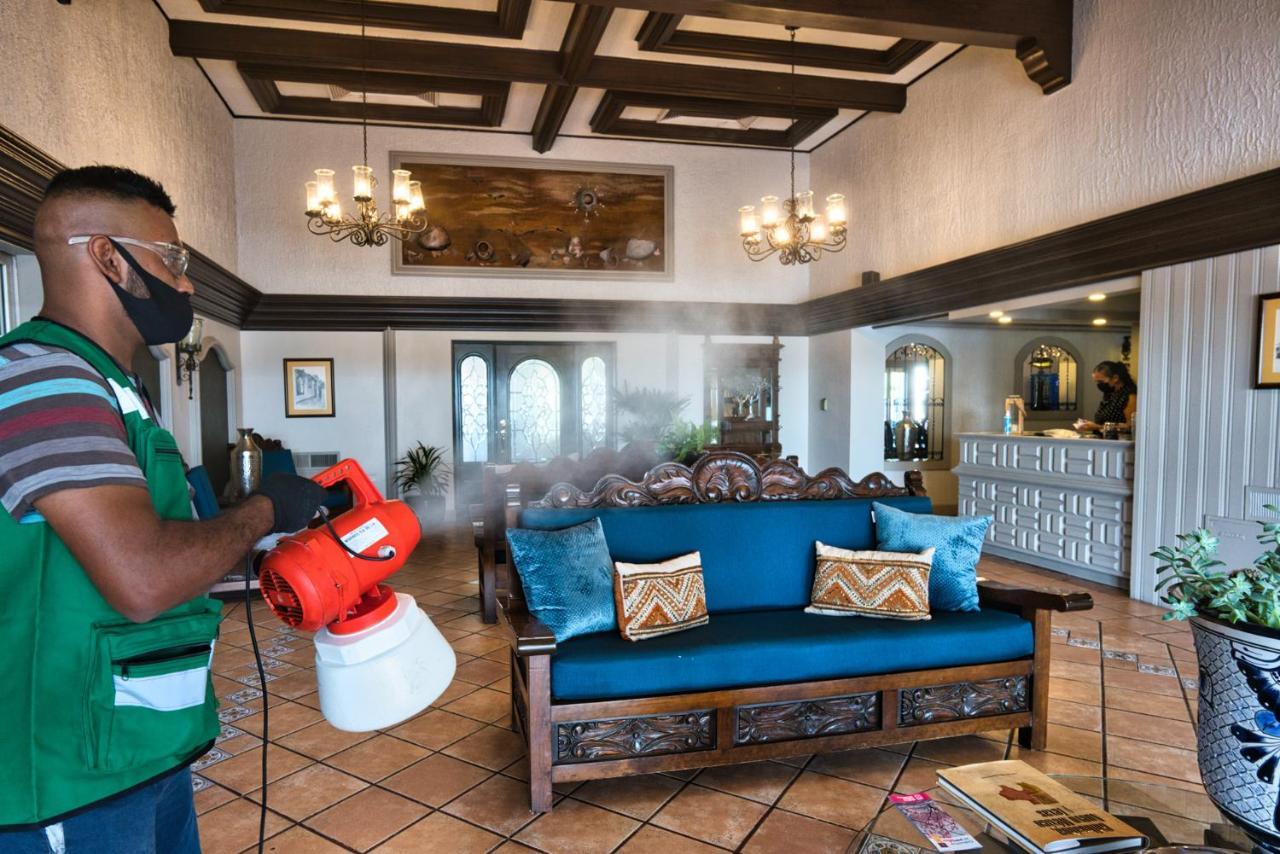 Hotel Hacienda Nuevo Casas Grandes ภายนอก รูปภาพ