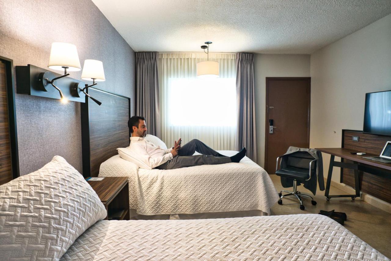 Hotel Hacienda Nuevo Casas Grandes ภายนอก รูปภาพ