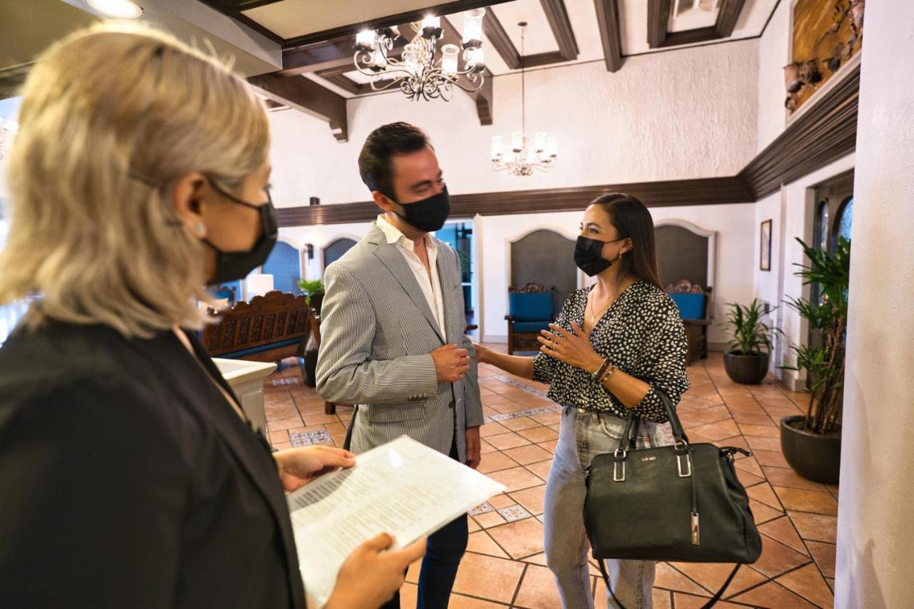 Hotel Hacienda Nuevo Casas Grandes ภายนอก รูปภาพ