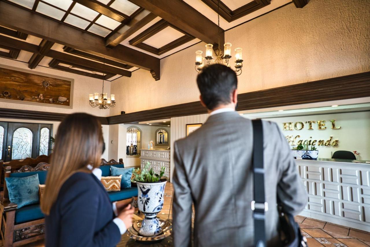Hotel Hacienda Nuevo Casas Grandes ภายนอก รูปภาพ