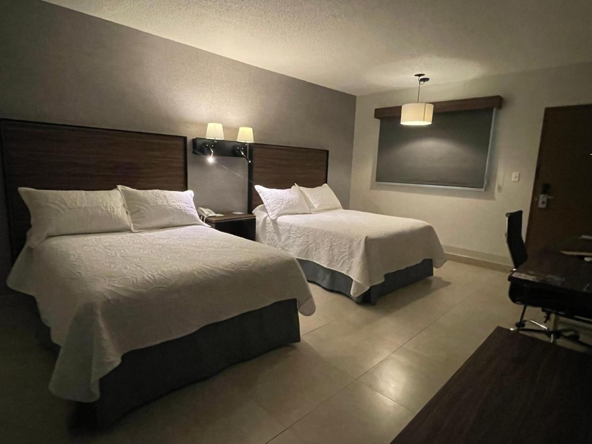 Hotel Hacienda Nuevo Casas Grandes ภายนอก รูปภาพ